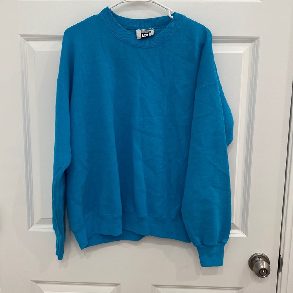 Heavy electric blue pull over. Size XL.